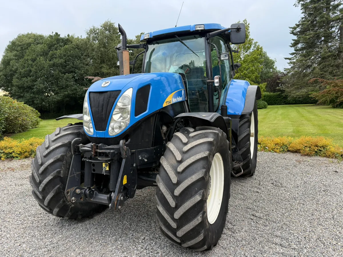 2011 New Holland T7040 ***5700 hours!*** €54950 - Image 3