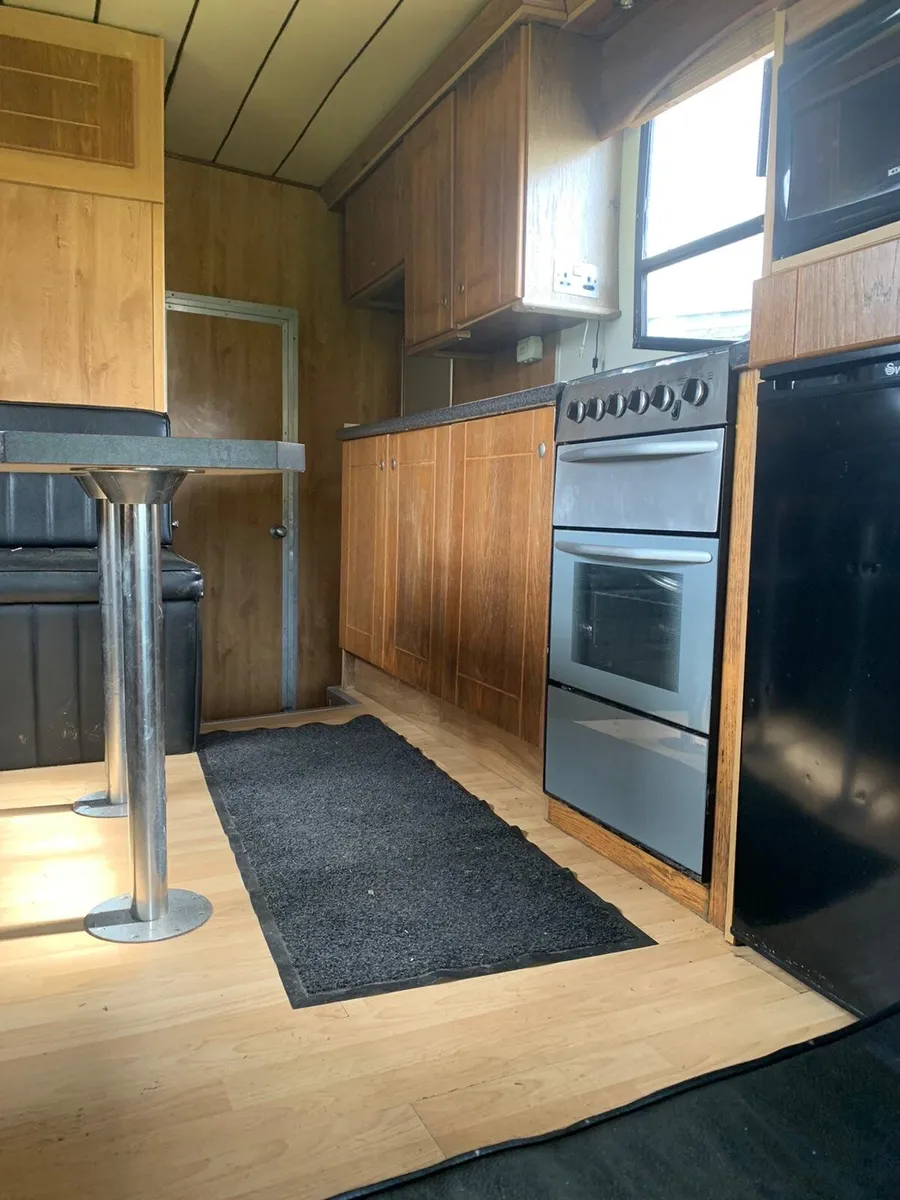 7.5t Horse truck**Back up due to many time wasters - Image 2