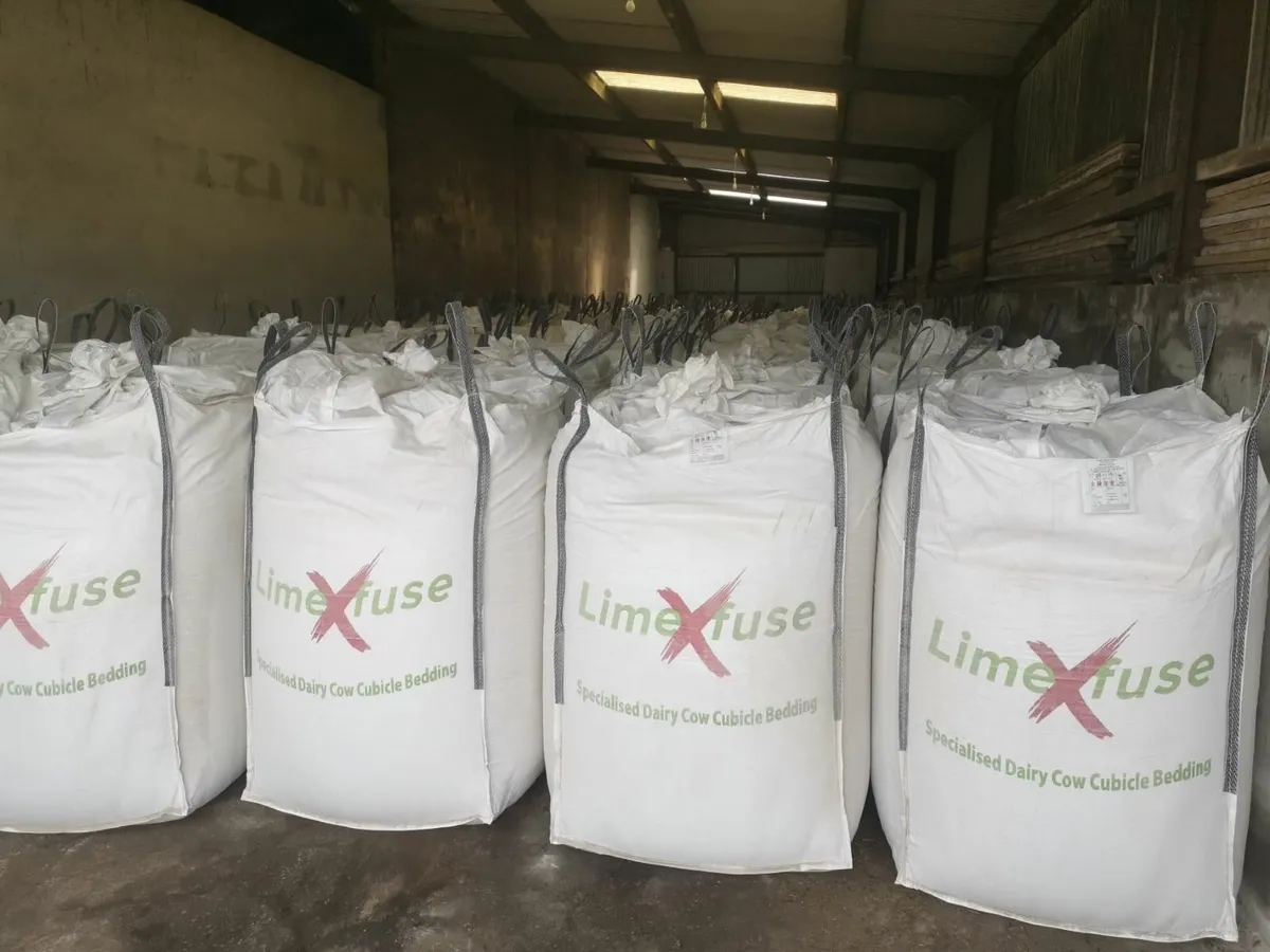 Cubicle bedding, Sawdust bagged LimeXfuse - Image 3