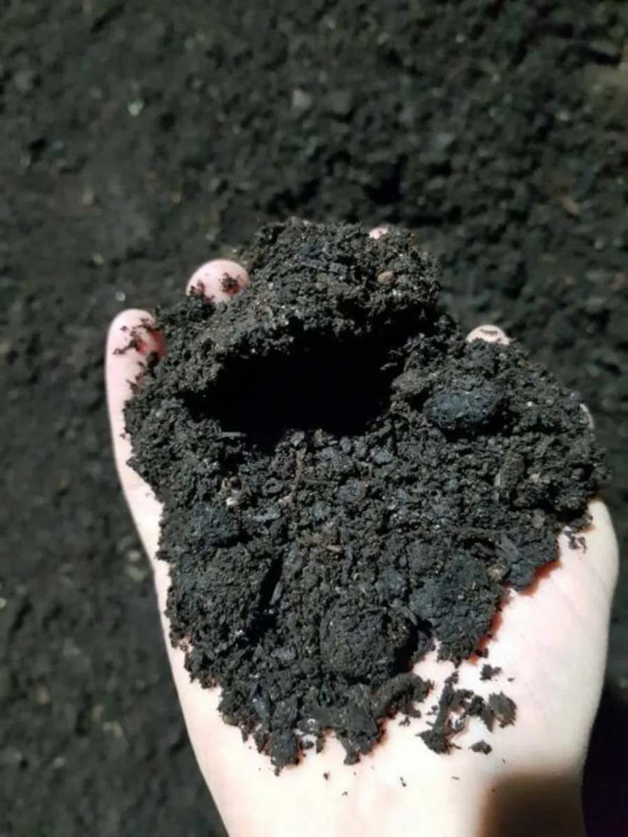 Topsoil, Decorative Gravel, Bark Mulch, Compost - Image 3