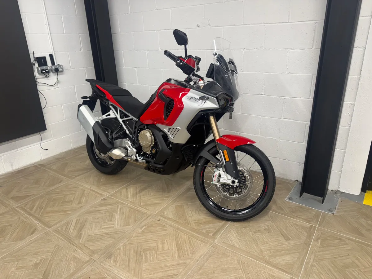 MV Agusta Enduro Veloce 2025 - Image 1
