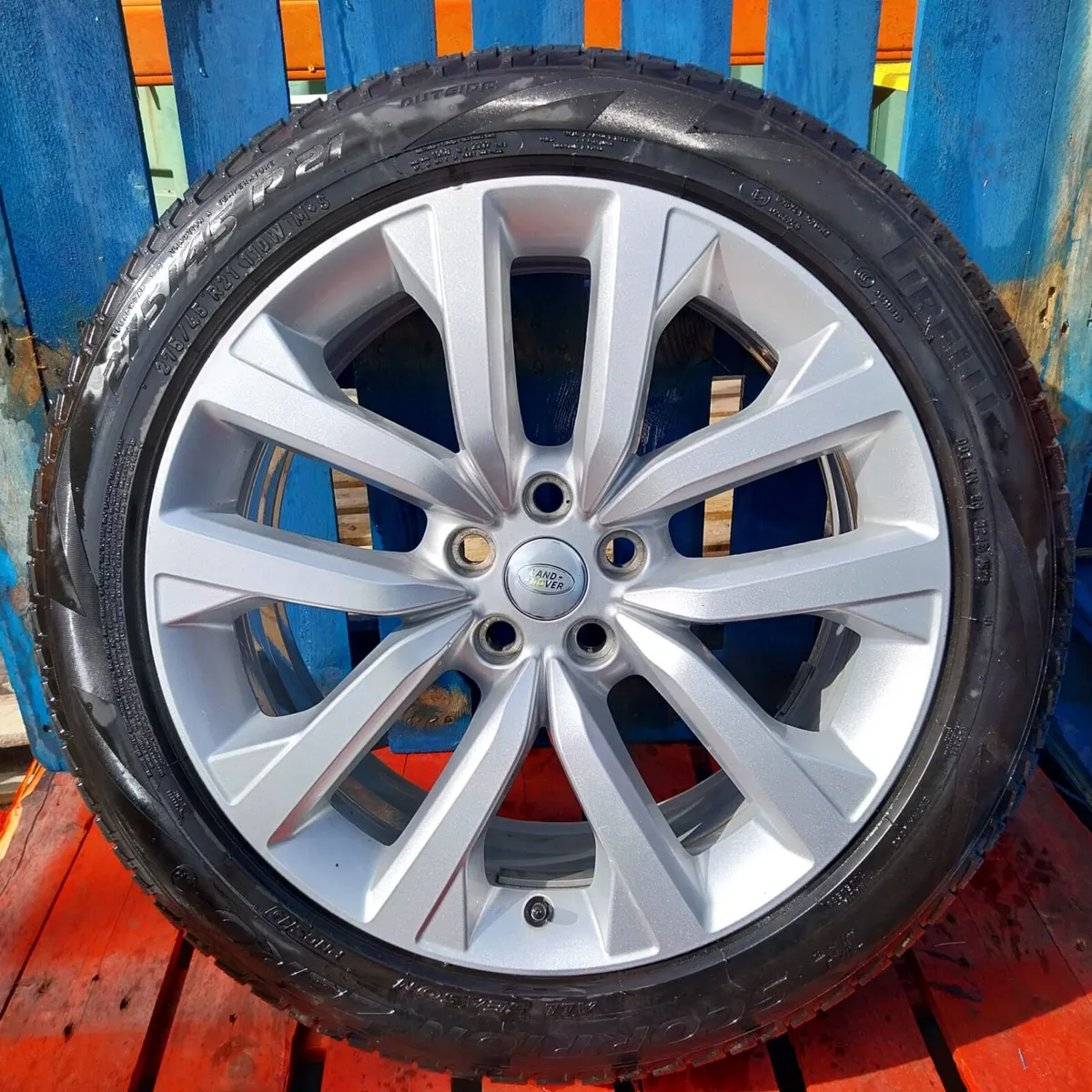 2023 Land Rover Discovery 21" Alloy Wheel Single - Image 1