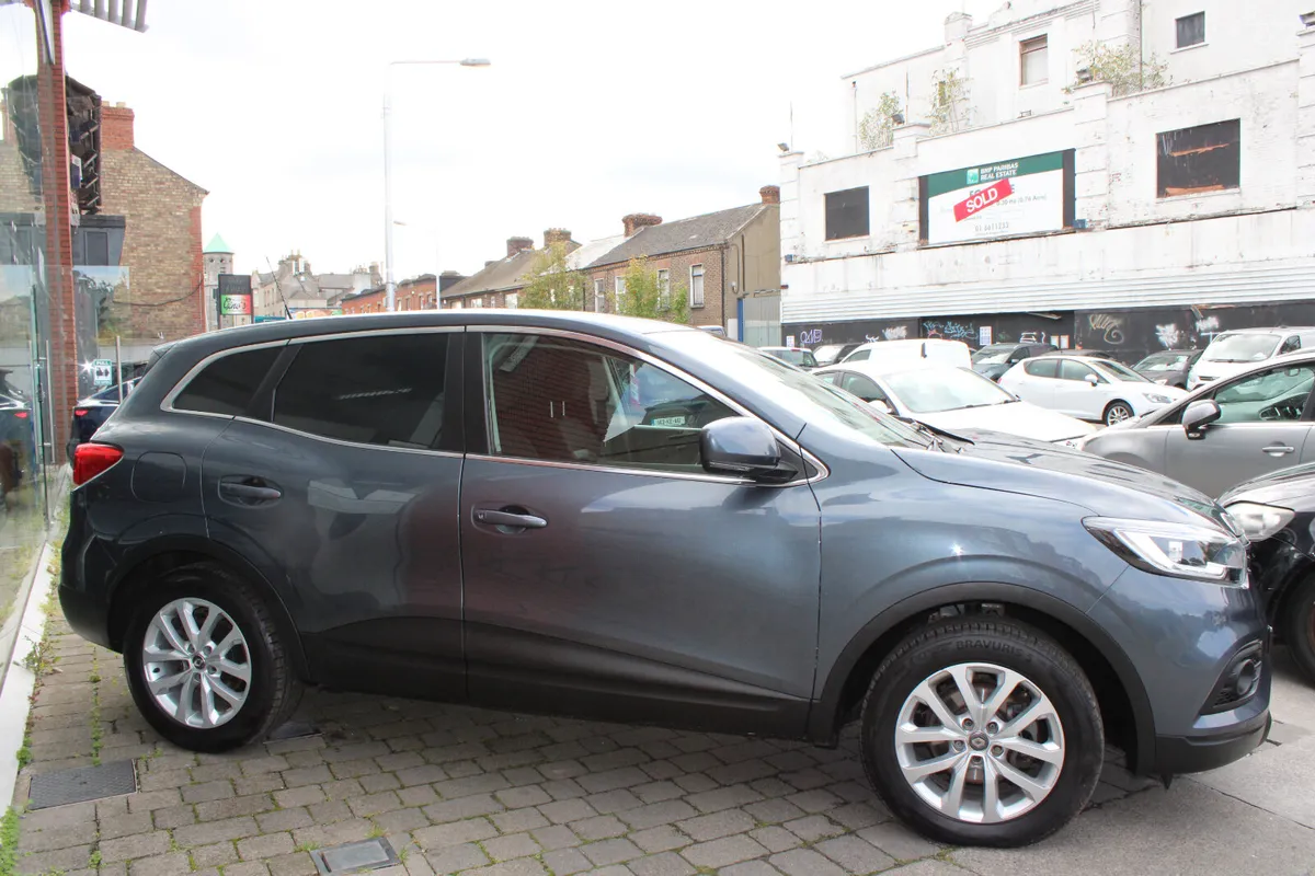 Renault Kadjar 1.5 DCI 2 SEAT COMMERCIAL 2020 - Image 3