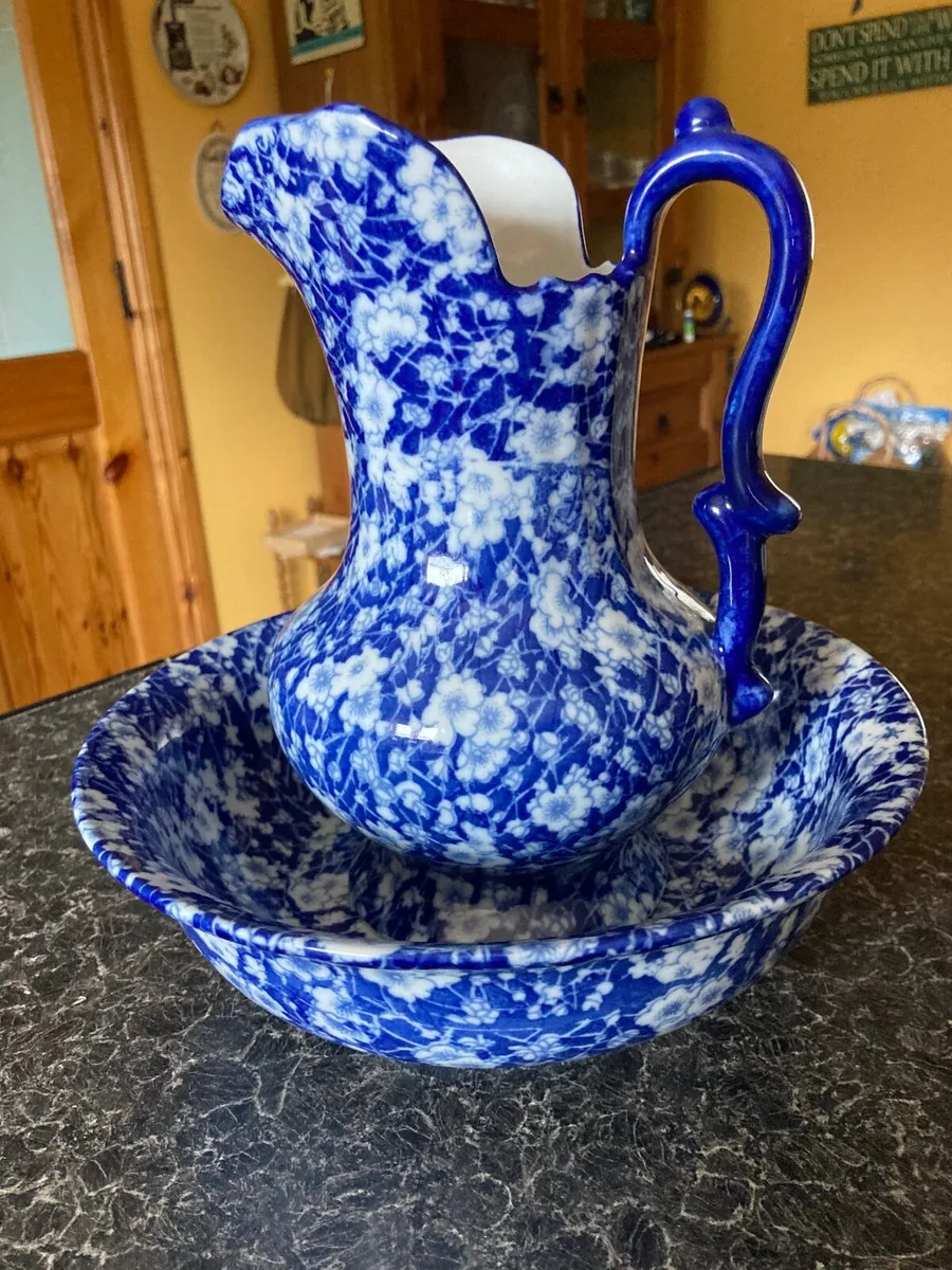 Vintage pitcher and basin blue,Victoria - Image 3