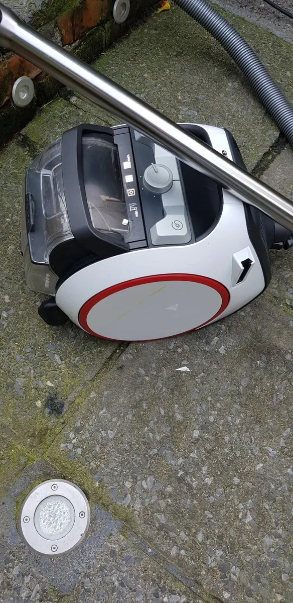 Miele cx1 Hoover - Image 3