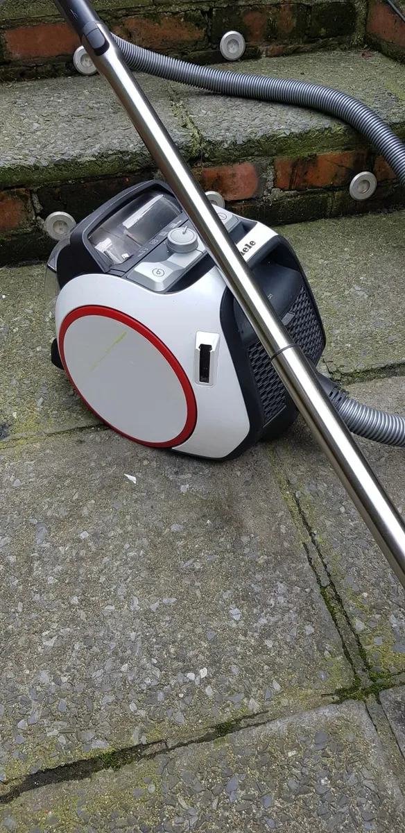 Miele cx1 Hoover - Image 1