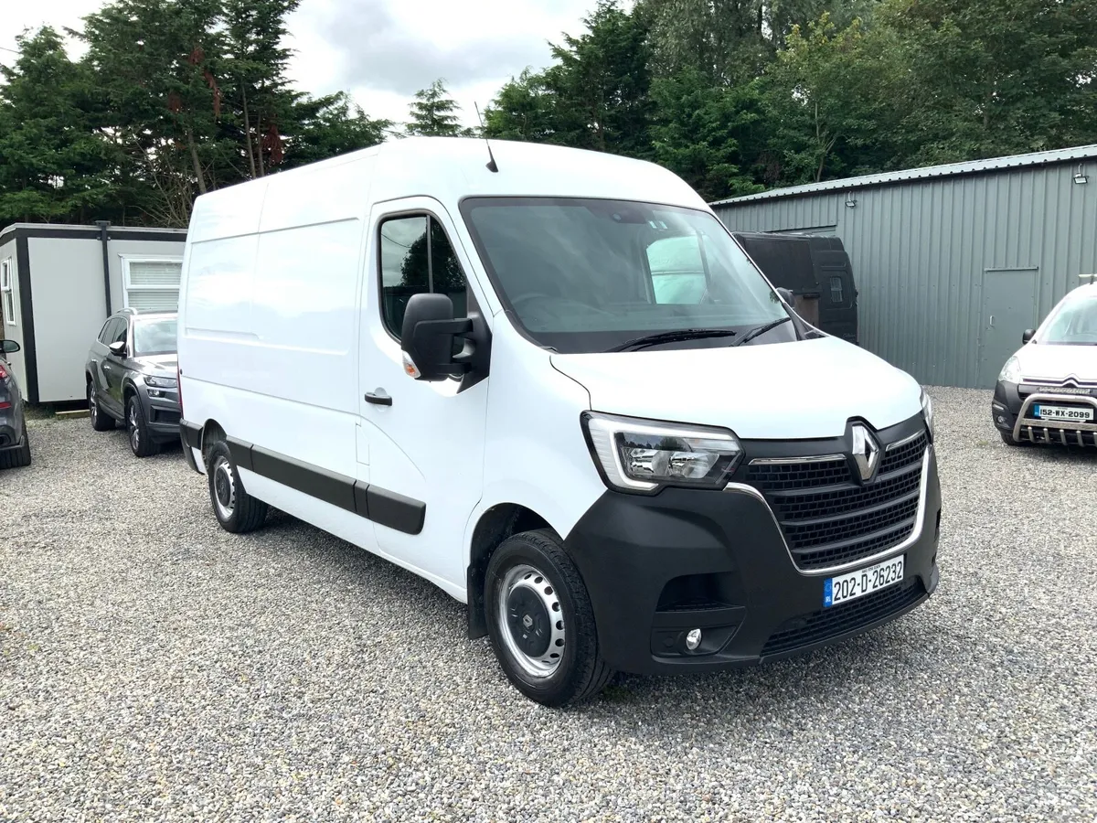 Renault Master 2.3 Dci 135 MWB / 1 Year Warranty - Image 1