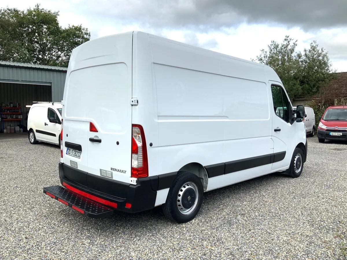 Renault Master 2.3 Dci 135 MWB / 1 Year Warranty - Image 3