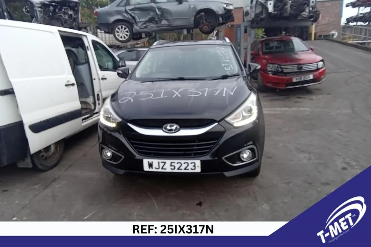 2014 HYUNDAI IX35 BREAKING FOR PARTS - Image 2