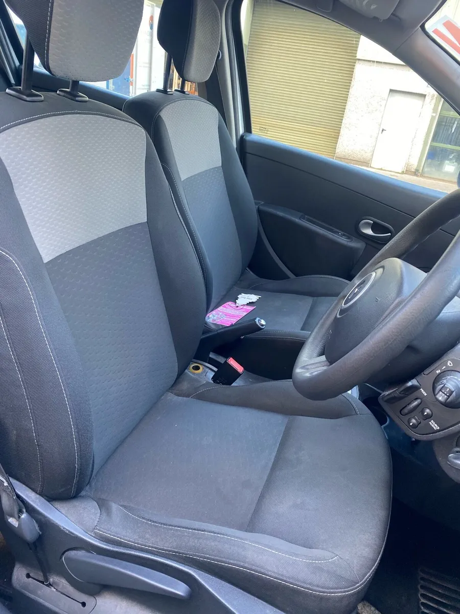 2010 Renault Clio for breaking - Image 2