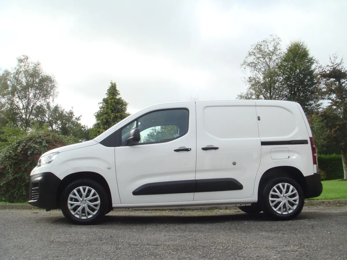 21 Berlingo Enterprise M 1000 1.5 BlueHDI 100BHP - Image 2
