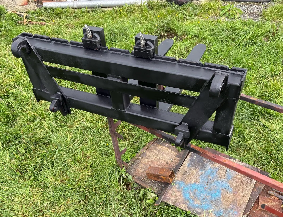 Pallet forks on euro brackets - Image 3