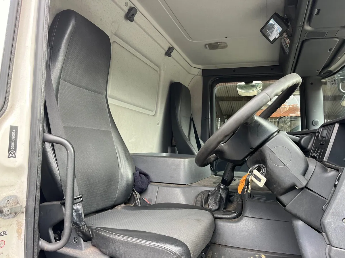 2012 SCANIA P230 CATTLE TRUCK - Image 2