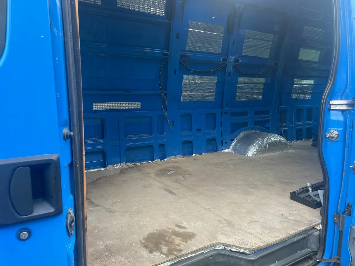 camper van - Image 2