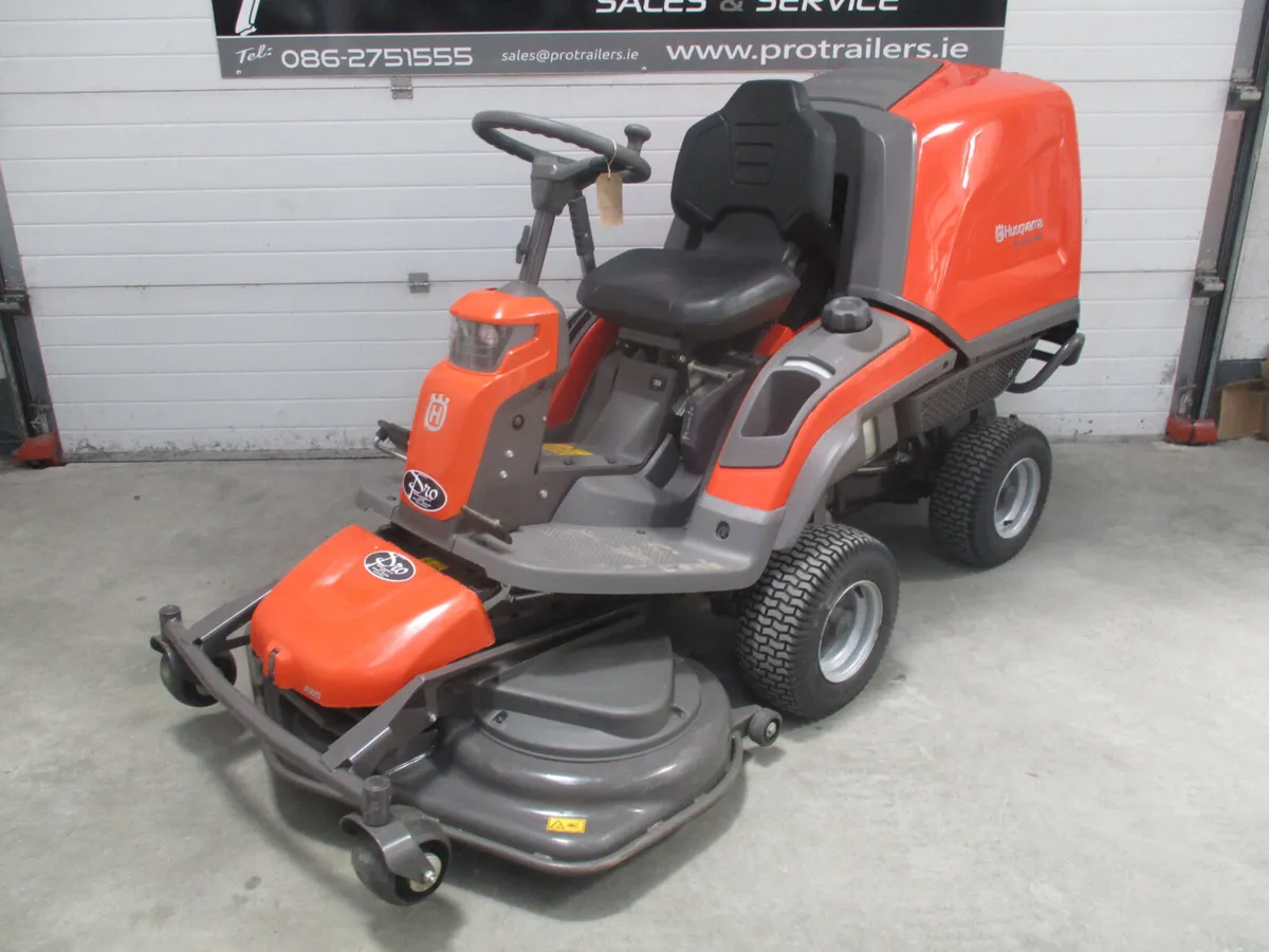 Husqvarna Rider Collector Mower 4X4 - Image 1