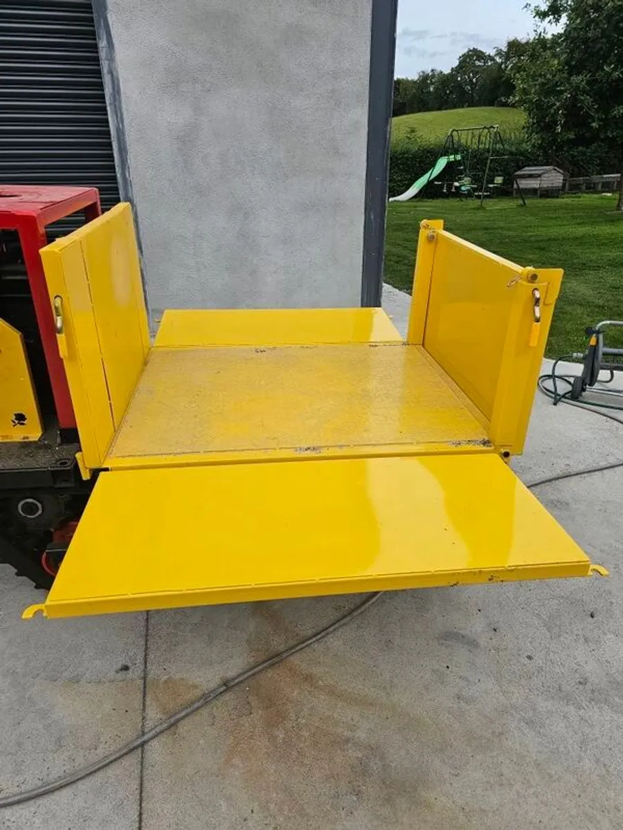 Track Tipping Dumper - Image 1