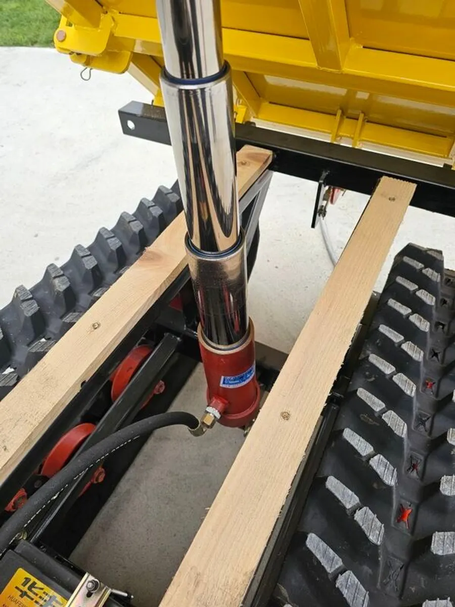 Track Tipping Dumper - Image 2