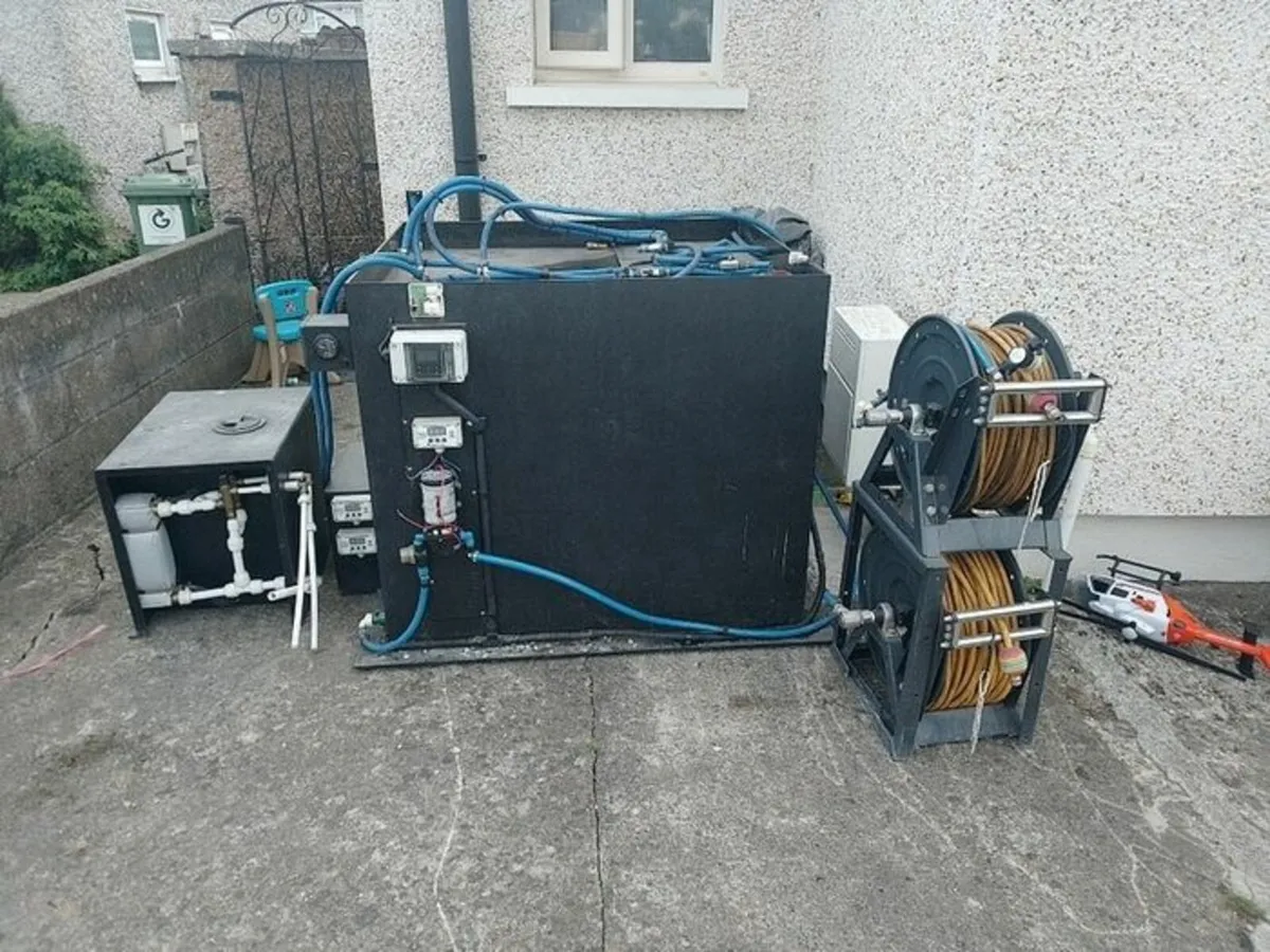 High reachhot water window cleaning system for van - Image 1