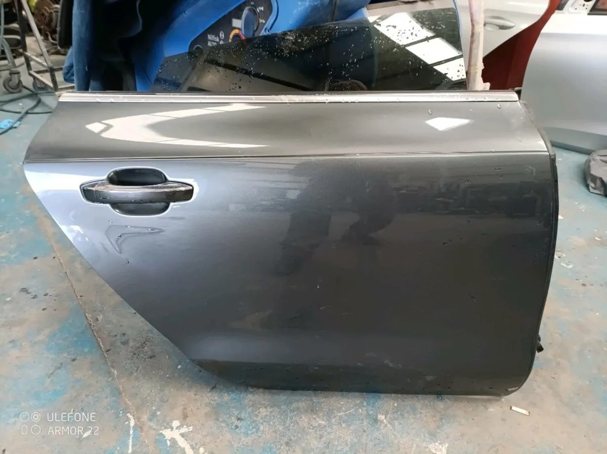 Audi A7 2015  A4, VW MK7 - Image 4
