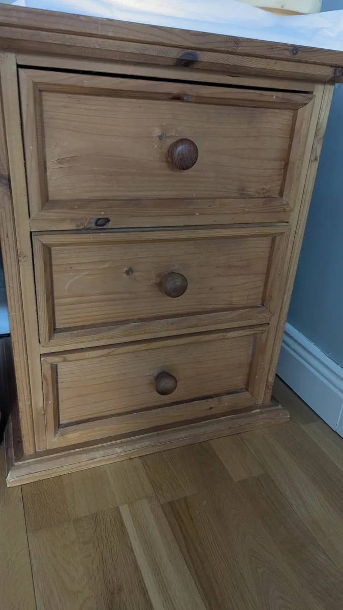 Bedroom furniture - Image 2