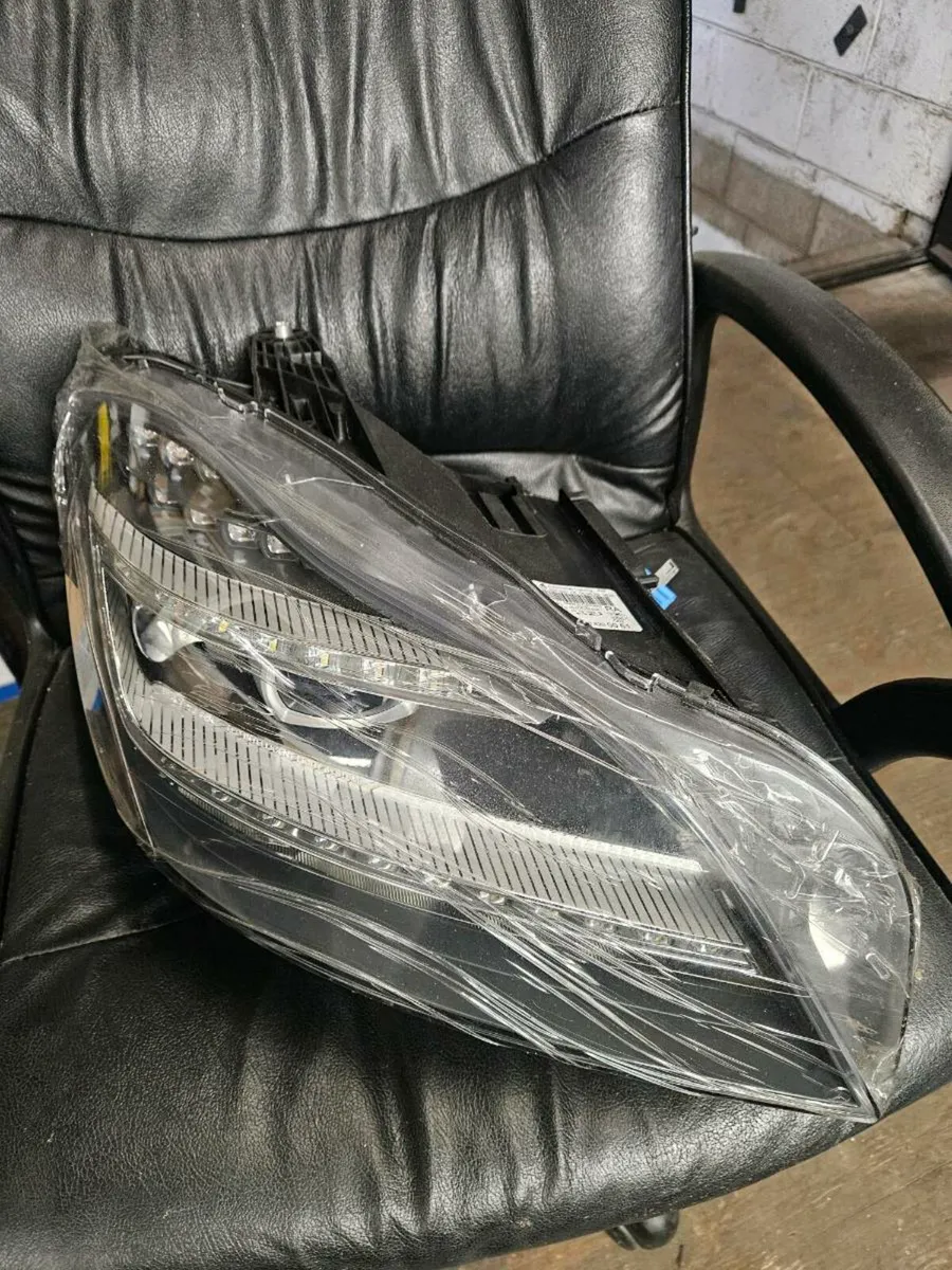 Mercedes cls hedlight - Image 1