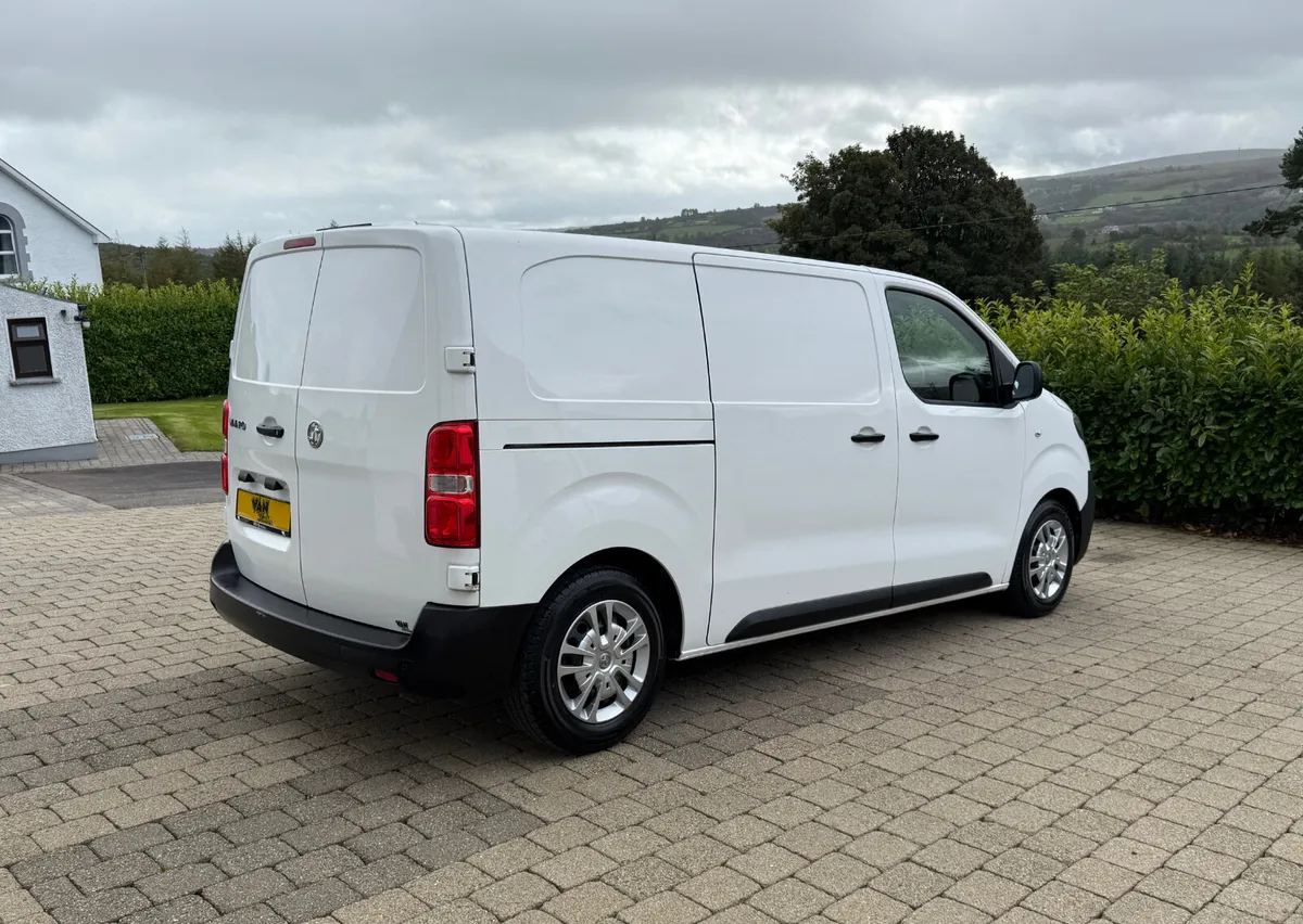 2022 (222Reg) Vauxhall Vivaro Dynamic 2700 MWB - Image 4