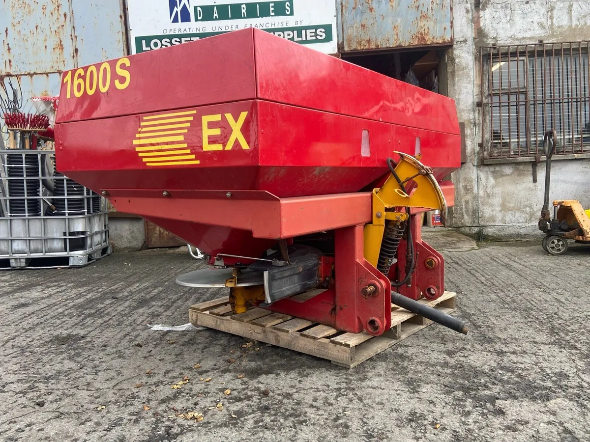Selection of second hand sprayers and spreader - Image 1