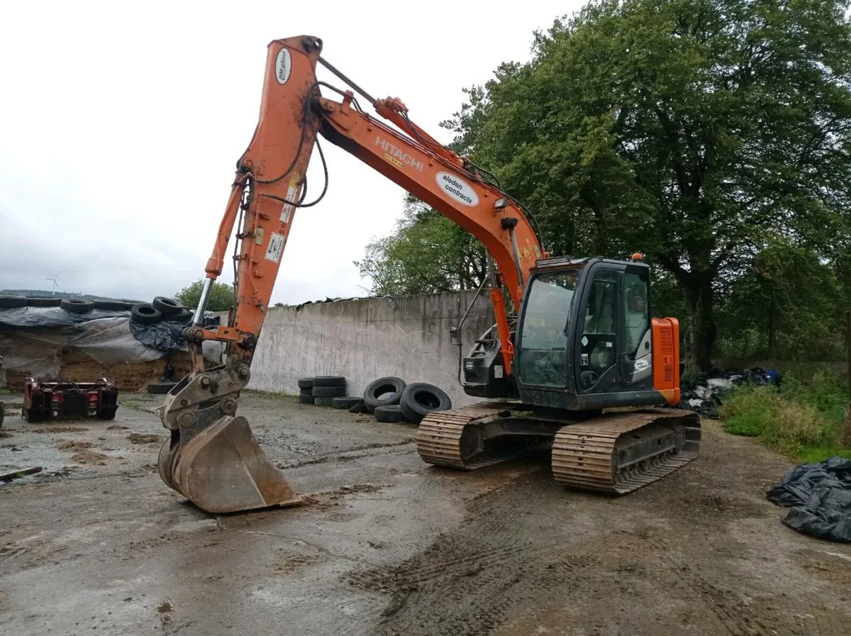 Hitachi digger - Image 2