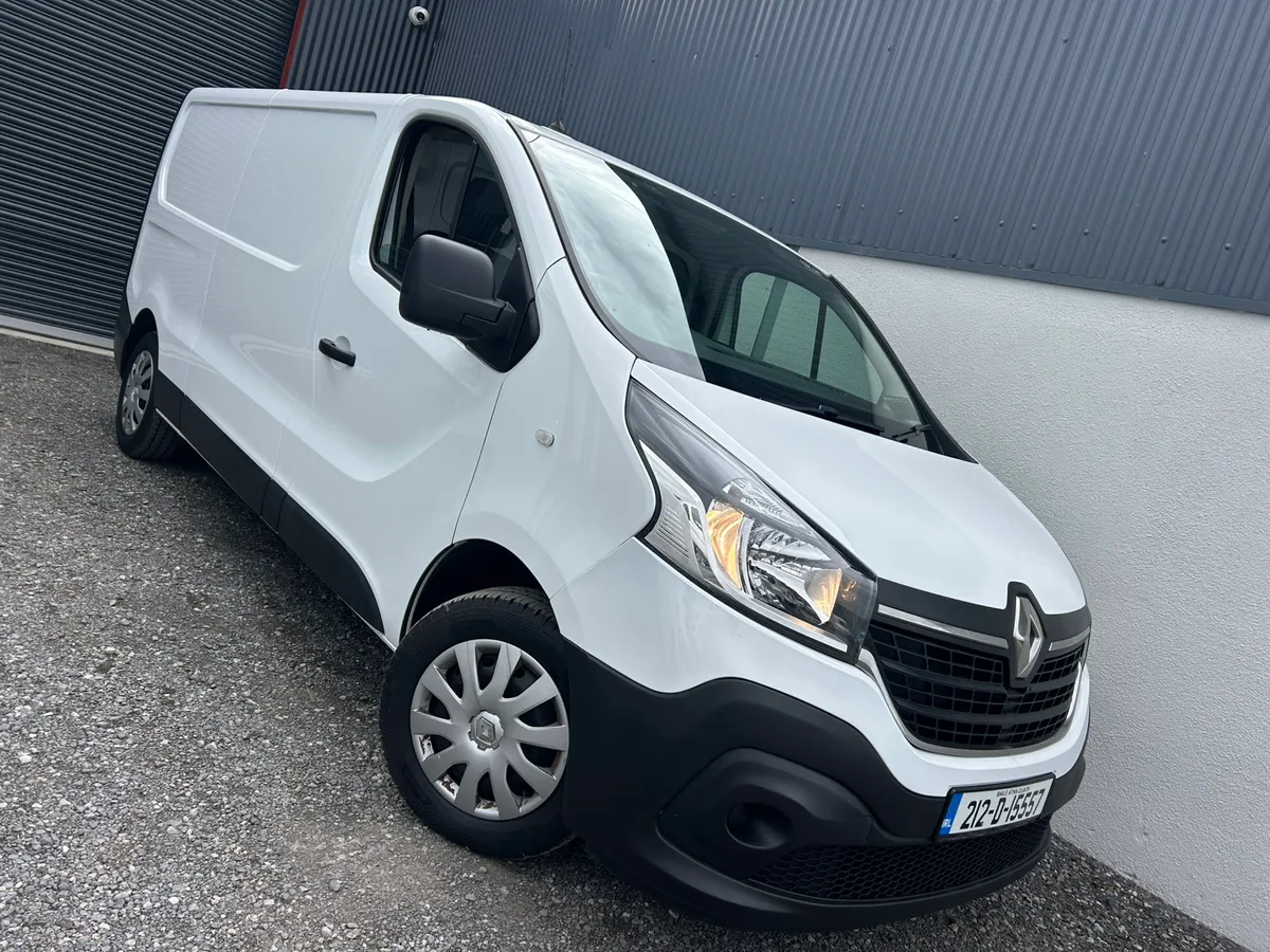 21 Renault Trafic - Manufactures Warranty - Image 2