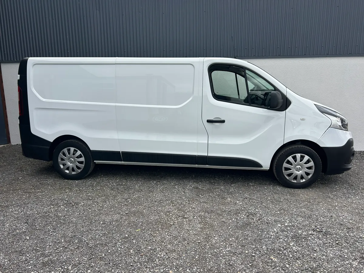 21 Renault Trafic - Manufactures Warranty - Image 3