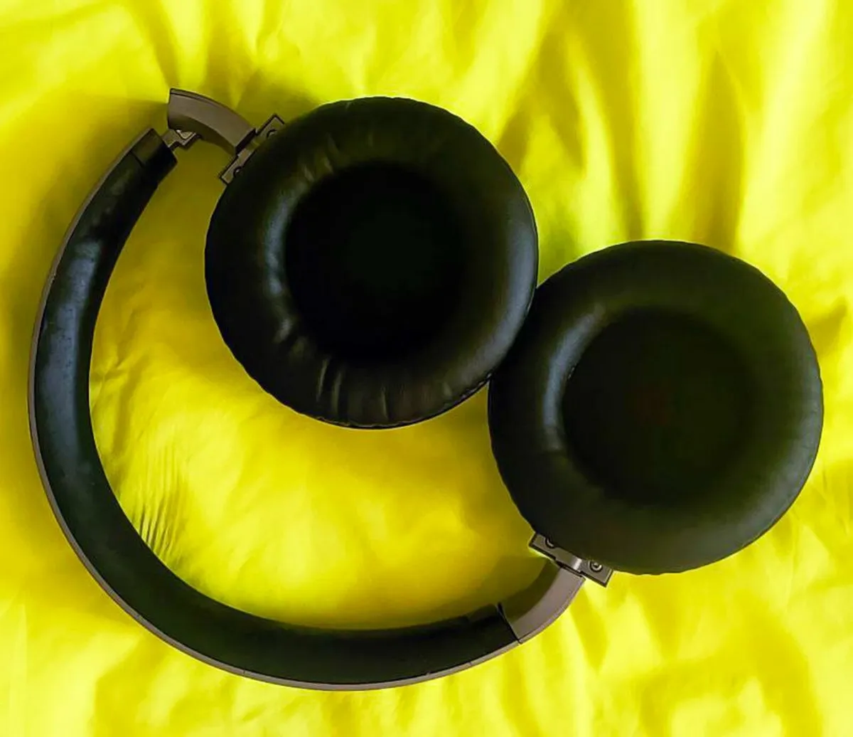 Bluetooth  on-ear headphones Google - Image 3