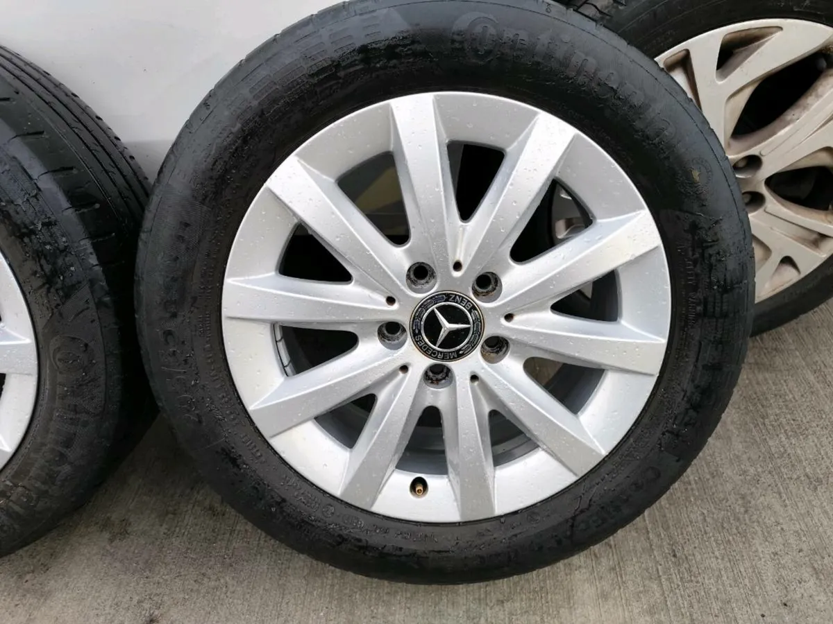 Mercedes alloy wheels. - Image 2