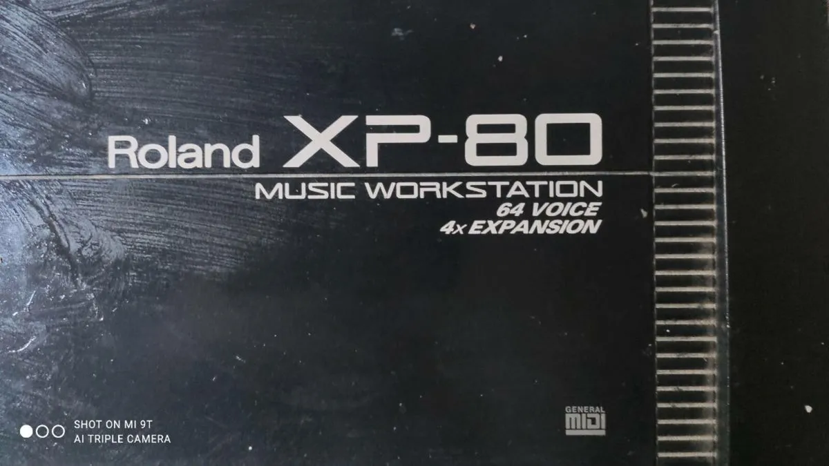Roland  XP - 80 workkstation /Synthesiser - Image 2