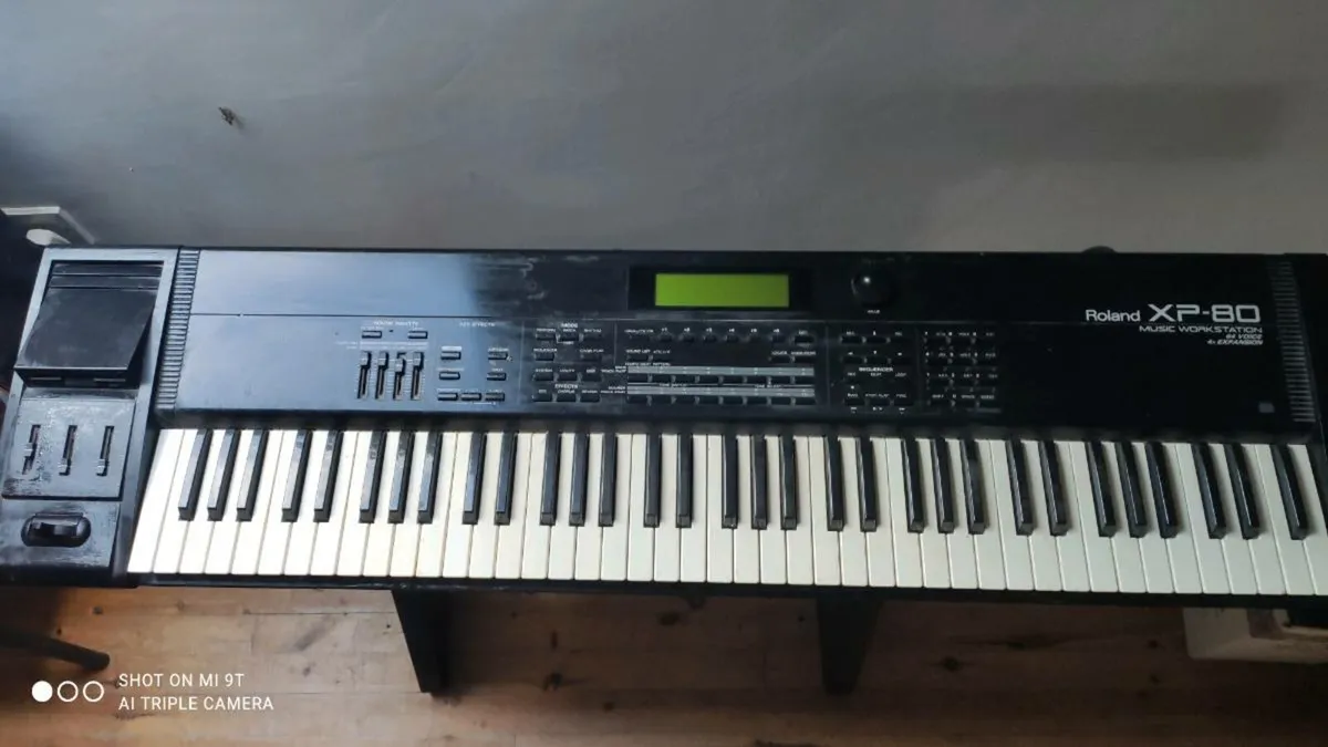Roland  XP - 80 workkstation /Synthesiser - Image 3