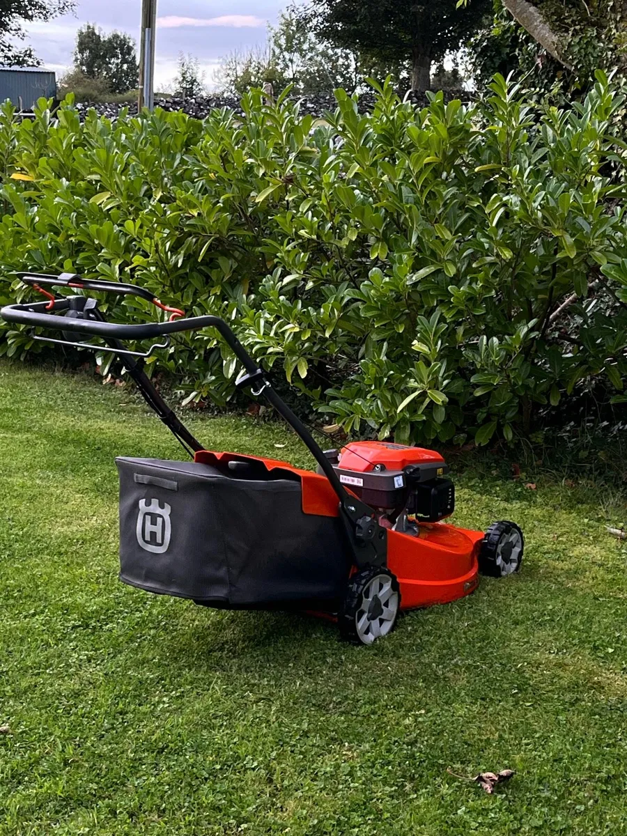 Husqvarna lawnmower - Image 4