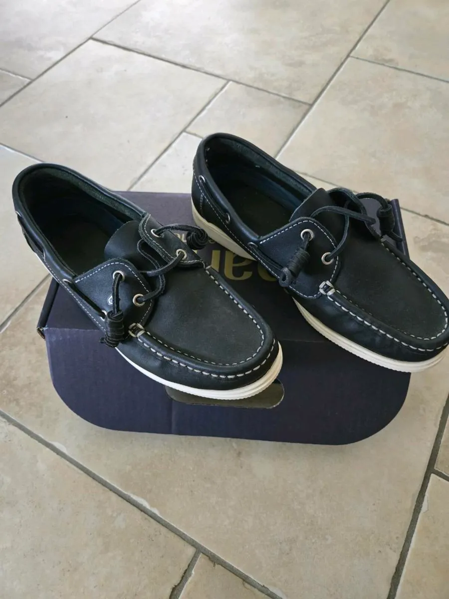 Dubarry navy shoe size 39 - Image 1