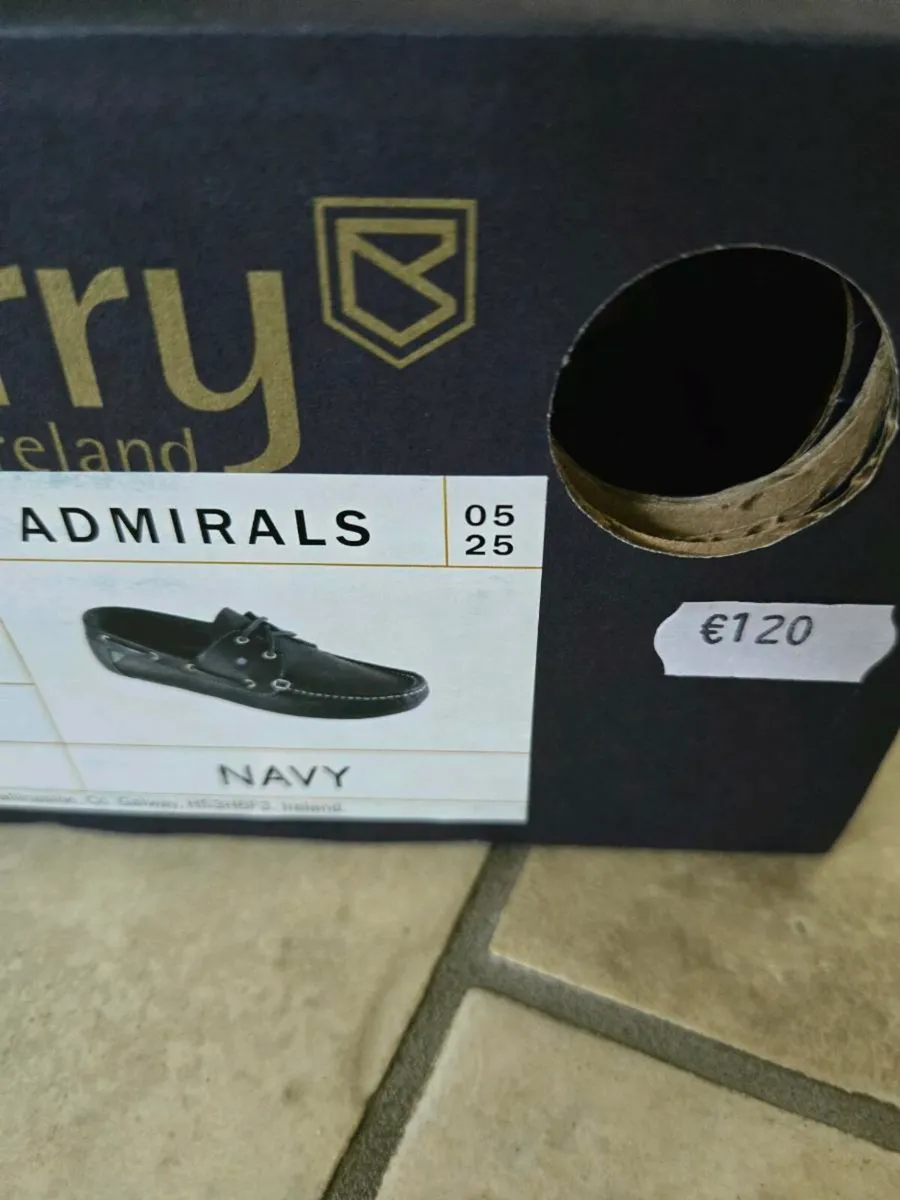 Dubarry navy shoe size 39 - Image 3
