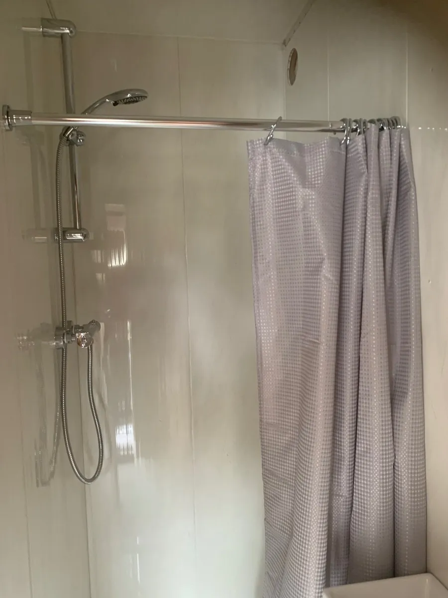 5Horse  2013 Iveco Stralis 310 hp 18 tonne - Image 3