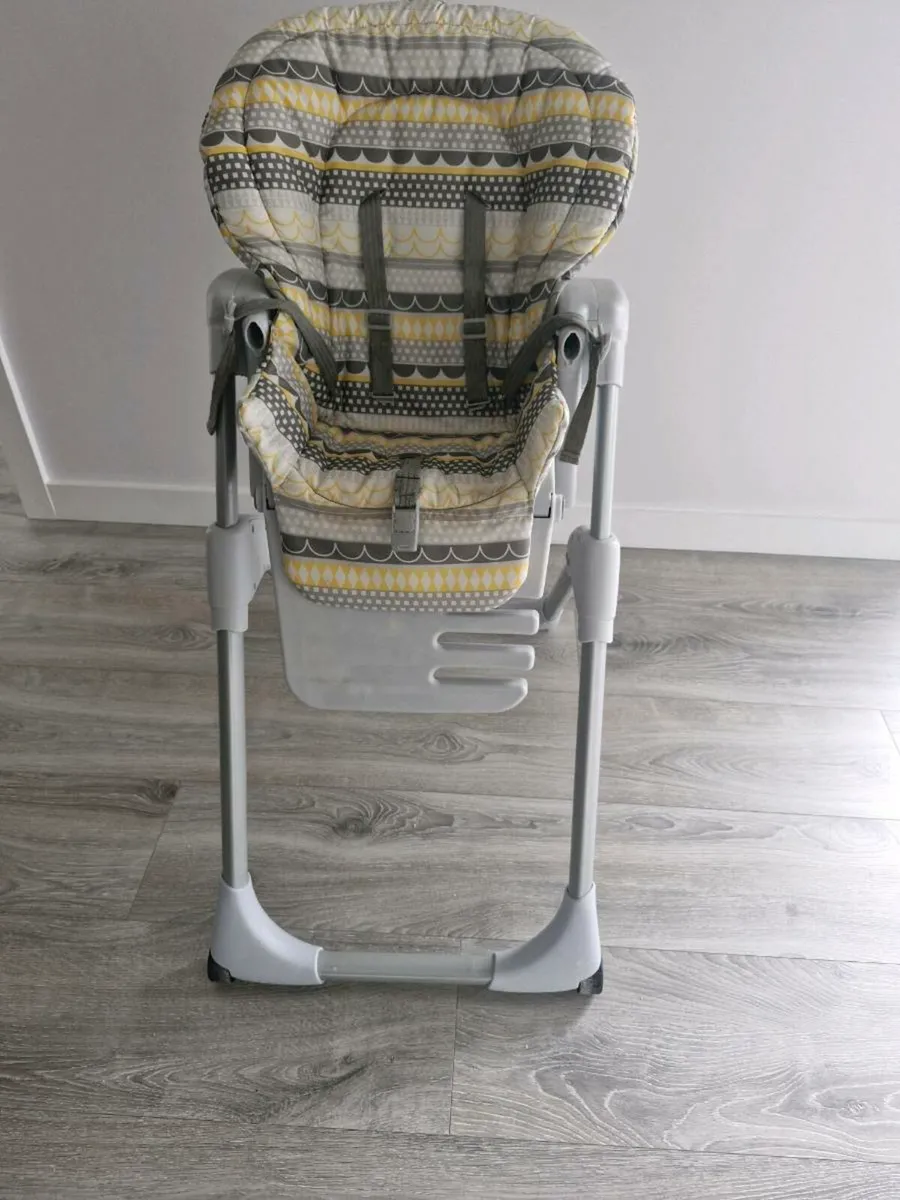 Baby high chair - Image 1