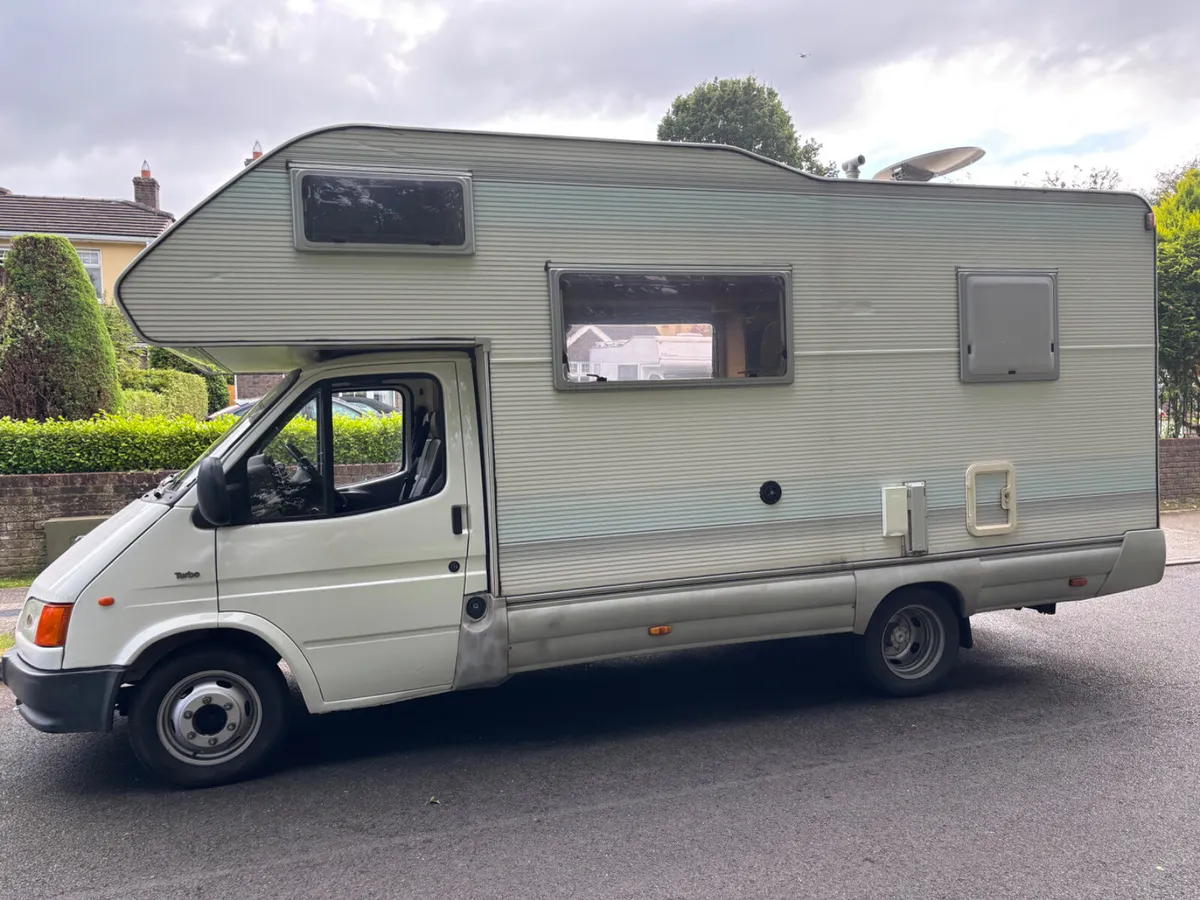 RIMOR 5BERTH CVRT SEPT 26 LEFT HAND DRIVE SPOTLESS - Image 2