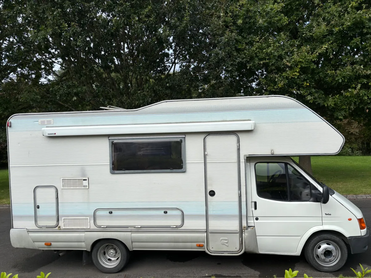 RIMOR 5BERTH CVRT SEPT 26 LEFT HAND DRIVE SPOTLESS - Image 3