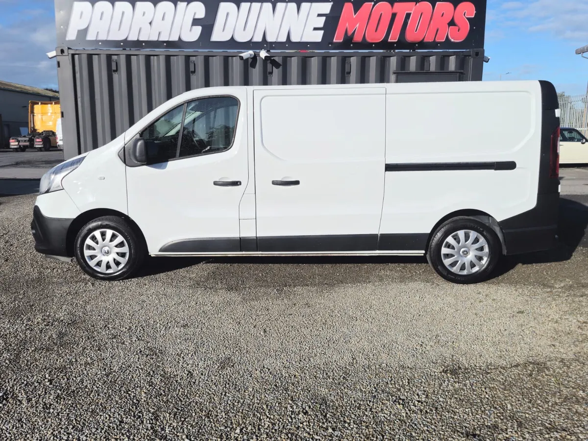 212 Renault Trafic LWB Low KMs - Image 2