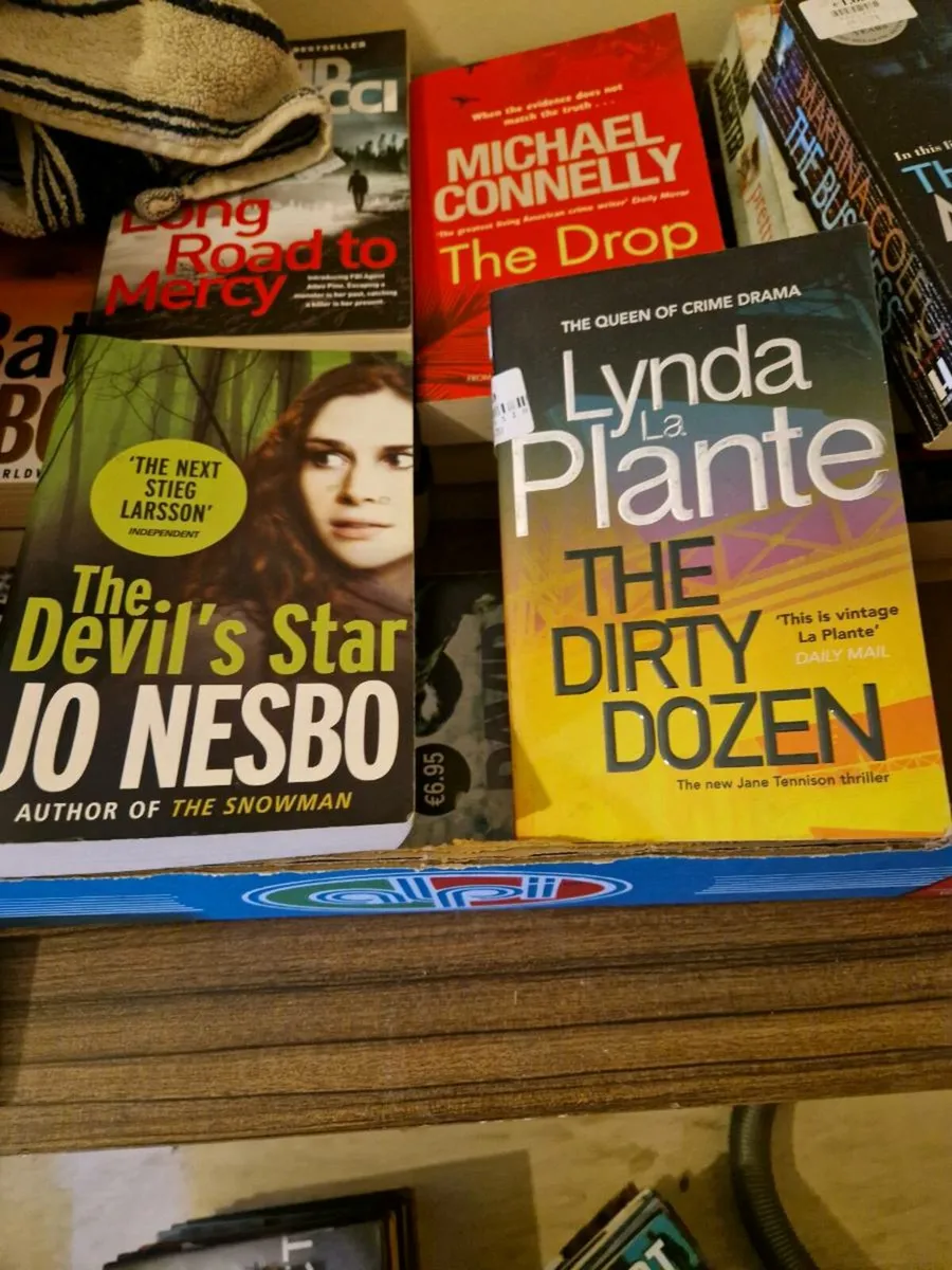 Books book section - Image 1