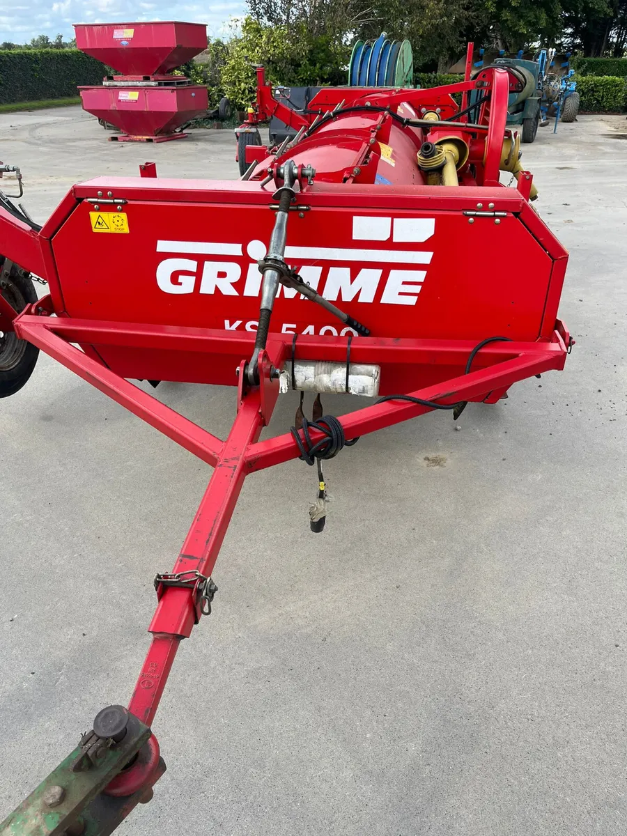 Grimme six row potato topper - Image 3