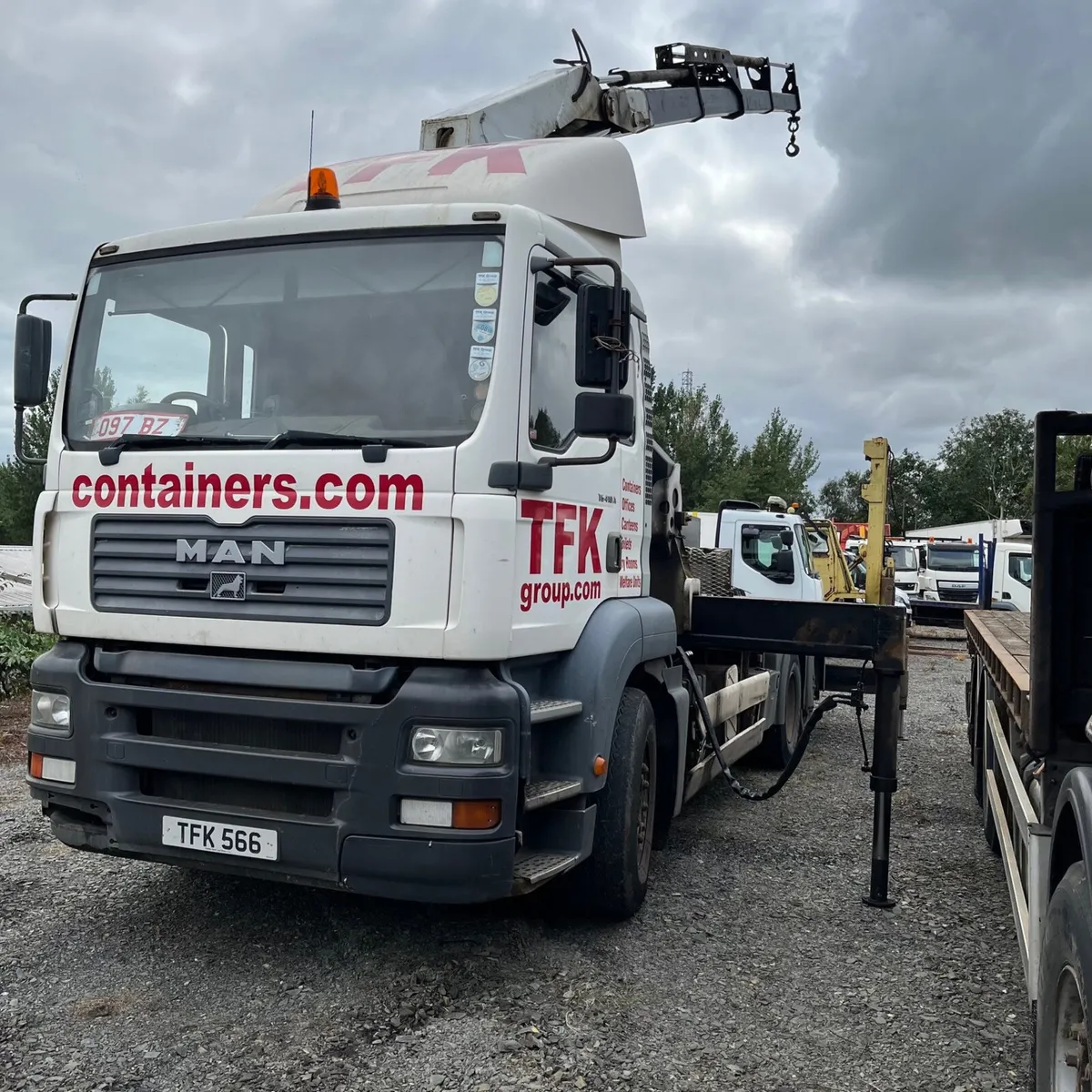 CRANE truck - Image 1