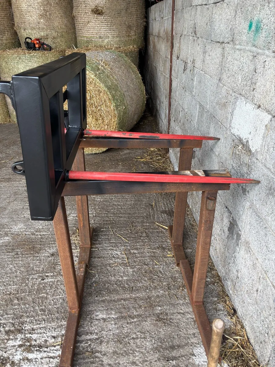 Bale spike - Image 2