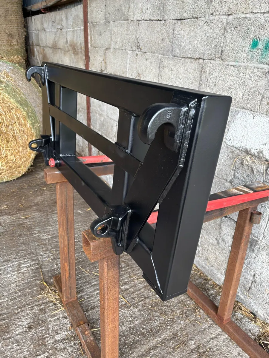 Bale spike - Image 1