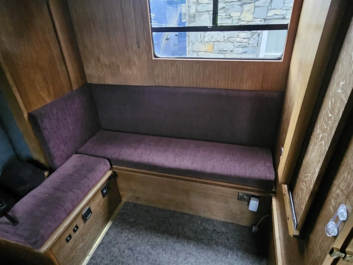 Horse Lorry - Image 3