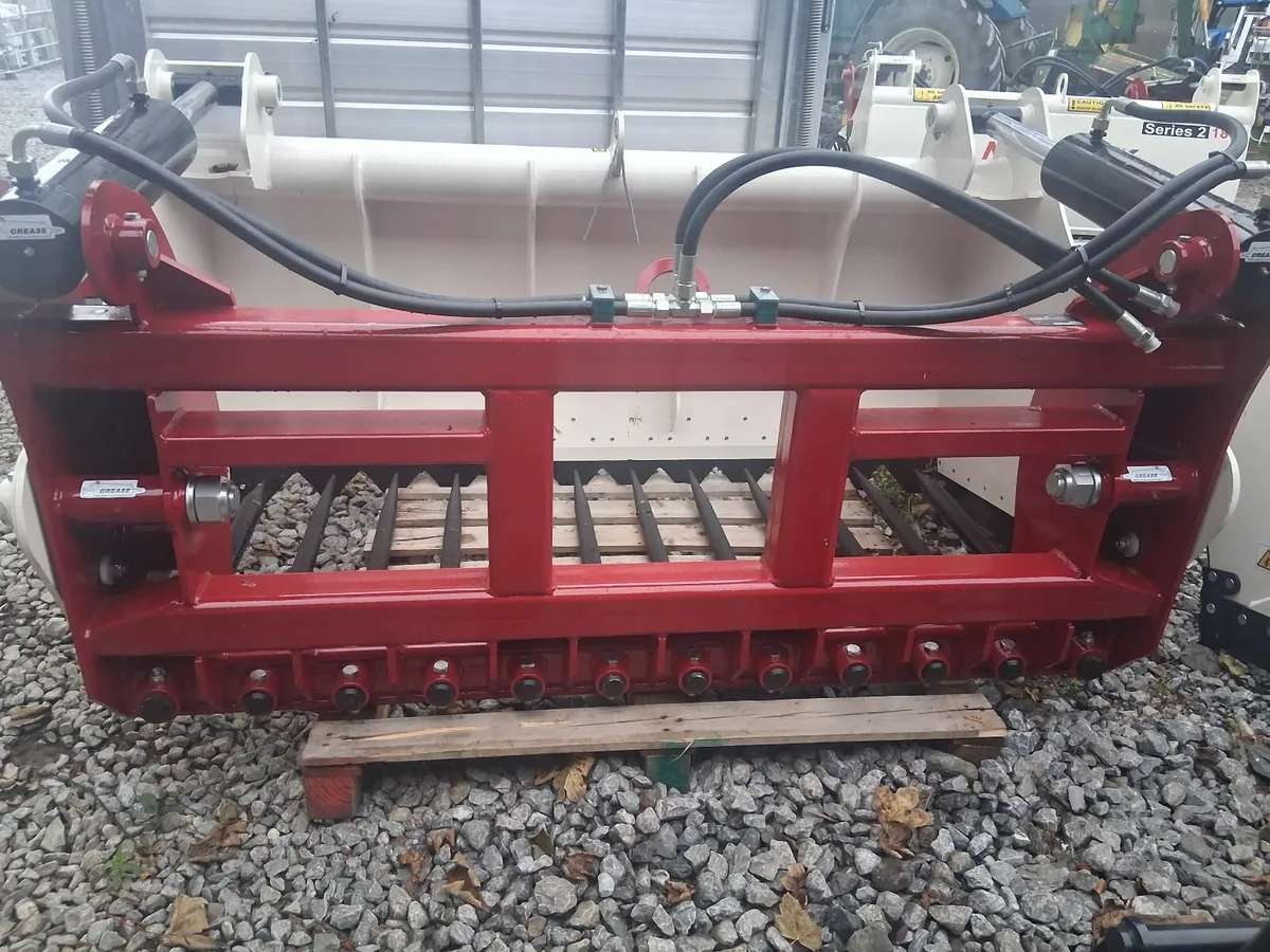 Sheer Grabs - Image 3