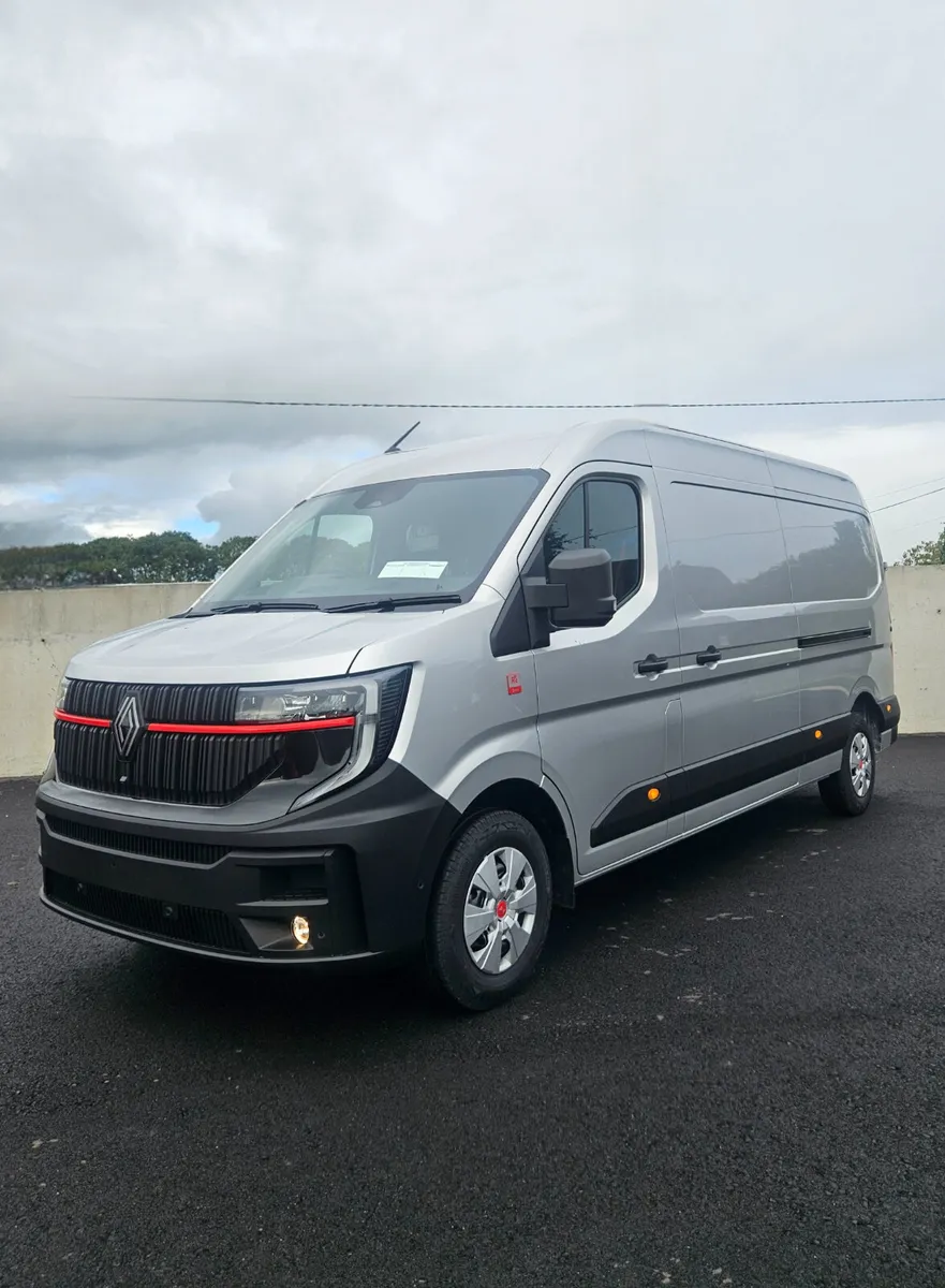 Renault Trucks Master IV #RedEdition in Silver - Image 2